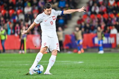 PRAG, CZECH REPUBLIC - 24 Mart 2023: UEFA Euro 2024 elemeleri. Maç Çek Cumhuriyeti - Polonya 3: 1. Aslında Robert Lewandowski.