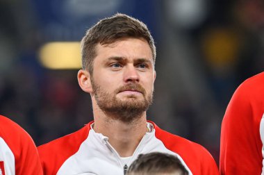 PRAG, CZECH REPUBLIC - 24 Mart 2023: UEFA Euro 2024 elemeleri. Maç Çek Cumhuriyeti - Polonya 3: 1. Marş sırasında Karol Linetty. 