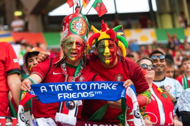 LEIPZIG, GERMANY - 18 Haziran 2024: Euro 2024 Groupe F maçı Portekiz - Çek 2: 1. Maçtan önce Portekiz taraftarları.