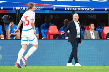 LEIPZIG, GERMANY - 18 Haziran 2024: Euro 2024 Groupe F maçı Portekiz - Çek 2: 1. Aslında Ivan Hasek Çekoslovakya teknik direktörü..