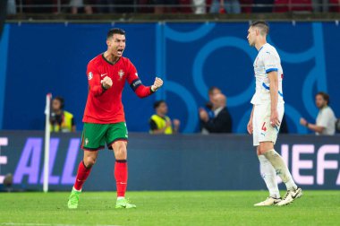 LEIPZIG, GERMANY - 18 Haziran 2024: Euro 2024 Groupe F maçı Portekiz - Çek 2: 1. Cristiano Ronaldo maçı kazandıktan sonra sevindi..