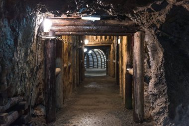 Eski bir altın madeni ve arsenikte yeraltı koridoru