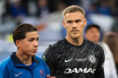 WROCLAW, POLAND - 28 Mayıs 2025: UEFA Konferans Ligi Final Maçı Real Betis - Chelsea 1: 4. Enzo Fernandez (L) ve kaleci Jorgensen