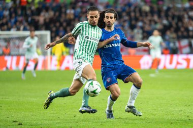 WROCLAW, POLAND - 28 Mayıs 2025 UEFA Konferans Ligi Final Maçı Real Betis - Chelsea. Antony (L) Marc Cucurella (R)).