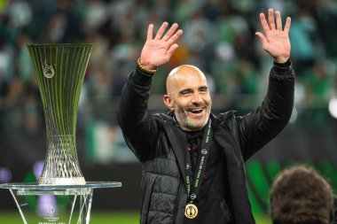 WROCLAW, POLAND - 28 Mayıs 2025: UEFA Konferans Ligi Final Maçı Real Betis - Chelsea 1: 4. Kupa ve Enzo Maresca Chelsea 'nin baş antrenörü..