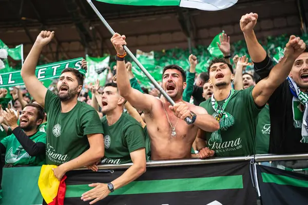 WROCLAW, POLAND - 28 Mayıs 2025: UEFA Konferans Ligi Final Maçı Real Betis - Chelsea 1: 4. Betis 'i destekleyenler.