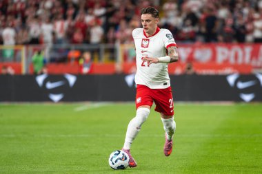 CHORZOW; POLAND - 7 Eylül 2025: FIFA 2026 elemeleri. Futbol maçı Polonya 'ya karşı Finlandiya. Nikola Zalewski 