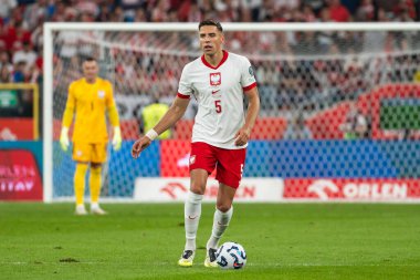 CHORZOW; POLAND - 7 Eylül 2025: FIFA 2026 elemeleri. Futbol maçı Polonya 'ya karşı Finlandiya. Jan Bednarek.