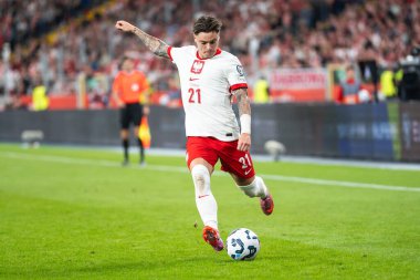 CHORZOW; POLAND - 7 Eylül 2025: FIFA 2026 elemeleri. Futbol maçı Polonya 'ya karşı Finlandiya. Nikola Zalewski.