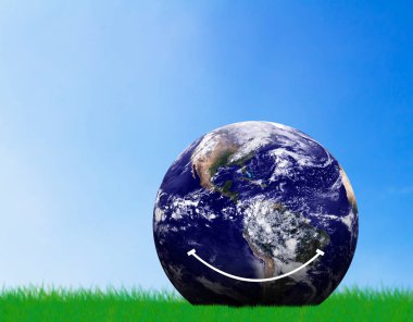 Mutluluk kavramı, Dünya 'nın yeşil çimenlerin üzerinde gülümsemesi, doğa ve ekoloji, NASA tarafından desteklenen bu görüntünün elementleri.