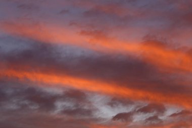 Renkli alacakaranlık gökyüzü, doğadan gelen ışık..