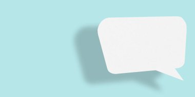 Boş konuşma balonu şeklindeki beyaz kağıt iş konseptinizde tasarım için açık mavi arkaplan iletişim balonlarına izole edildi.