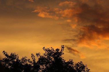 Gün batımından sonra gökyüzü manzaralı gökyüzü manzaralı gökyüzü manzaralı bulutlar..