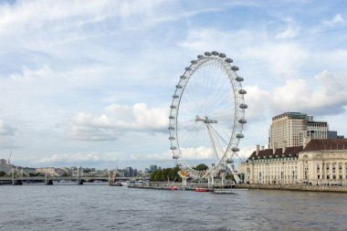 London Eye ya da Millennium Wheel, Londra Thames Nehri 'nin güney kıyısında bulunan bir gözetleme çarkı.