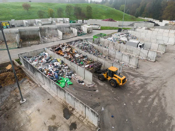Manuseio Resíduos Construção Aterro Sanitário Skid Steer Loader Escavar Despejar — Fotografia de Stock