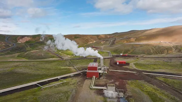 Geothermal Power Station Icelandic Landscape Steaming Chimneys Valley Bright Sunny — Stock Photo, Image