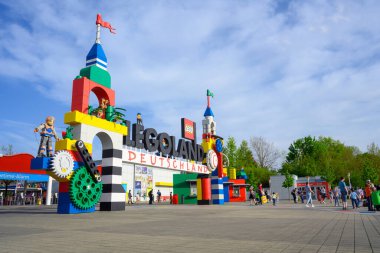 GUNZBURG, GERMANY - 30 Nisan 2024: Legoland Deutschland Park Girişi