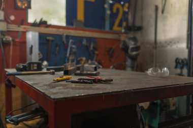 Boş kaynak atölyesi. Metal endüstrisi kavramları.