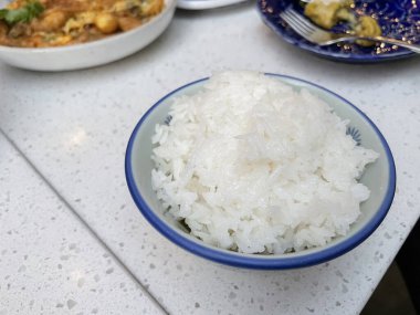 Japon pirinci. Akşam yemeği ve öğle yemeği için sıcak pilav..