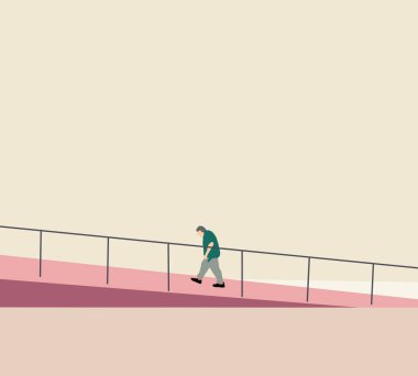 Yaşlı adam şehirde yürüyor. Yaşlı adam etkinliği, gezinti güvertesi eğlencesi. Boş zaman ve insan konsepti.