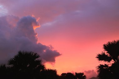 Dağlarda gün batımı