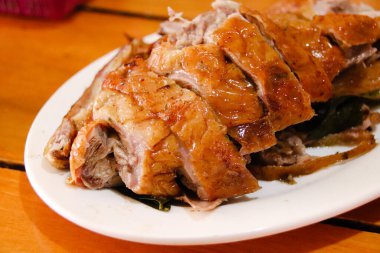 Sebzeli kızarmış tavuk.