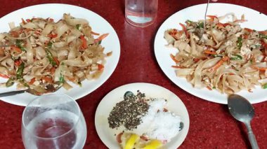 Tayland yemeği, Tayland yemeği, thai, thai, thailand, thai, restaurant, cafe, akşam yemeği, thai yemeği, pilav, tavuk