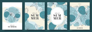 Deniz kabuklu yaz posterleri. Dekorasyon için el yapımı deniz kabuğu, kart, pankart, kapak, reklam, tatil için el yapımı el ilanları. Asgari sanat tasarımı. En az açık mavi renkte yaz pankartları.