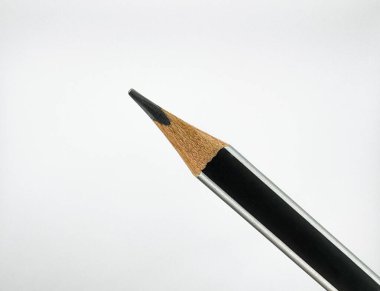 Gri çizgili siyah kalem resmin sağ köşesindeki beyaz arkaplanı kapatır. Yüksek kalite fotoğraf