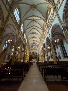 NEW YORK, ABD - 09.13.2024: New York 'taki Aziz John Kilisesi. Vaftizci Aziz John Kilisesi, New York 'un Roma Katolik Başpiskoposluğu' nda bulunan bir Roma Katolik kilisesidir. Yüksek kalite fotoğraf