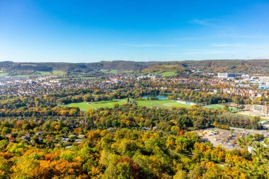 Küçük Sonbahar, Jena - Thüringen - Almanya topraklarında yürür.