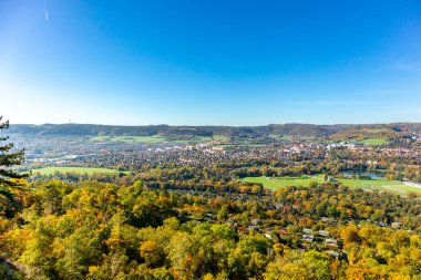 Küçük Sonbahar, Jena - Thüringen - Almanya topraklarında yürür.
