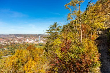 Küçük Sonbahar, Jena - Thüringen - Almanya topraklarında yürür.