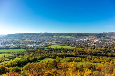 Küçük Sonbahar, Jena - Thüringen - Almanya topraklarında yürür.