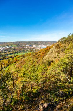 Küçük Sonbahar, Jena - Thüringen - Almanya topraklarında yürür.
