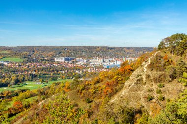 Küçük Sonbahar, Jena - Thüringen - Almanya topraklarında yürür.