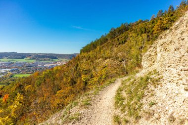 Küçük Sonbahar, Jena - Thüringen - Almanya topraklarında yürür.
