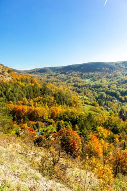 Küçük Sonbahar, Jena - Thüringen - Almanya topraklarında yürür.