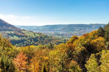 Küçük Sonbahar, Jena - Thüringen - Almanya topraklarında yürür.