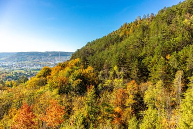 Küçük Sonbahar, Jena - Thüringen - Almanya topraklarında yürür.