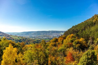 Küçük Sonbahar, Jena - Thüringen - Almanya topraklarında yürür.