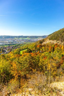 Küçük Sonbahar, Jena - Thüringen - Almanya topraklarında yürür.