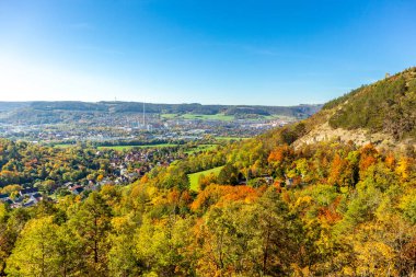 Küçük Sonbahar, Jena - Thüringen - Almanya topraklarında yürür.