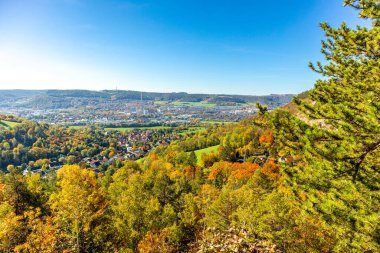 Küçük Sonbahar, Jena - Thüringen - Almanya topraklarında yürür.