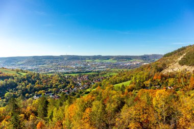 Küçük Sonbahar, Jena - Thüringen - Almanya topraklarında yürür.