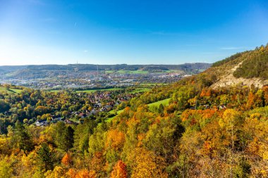 Küçük Sonbahar, Jena - Thüringen - Almanya topraklarında yürür.