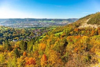 Küçük Sonbahar, Jena - Thüringen - Almanya topraklarında yürür.