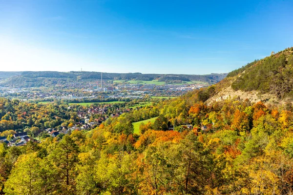 Küçük Sonbahar, Jena - Thüringen - Almanya topraklarında yürür.