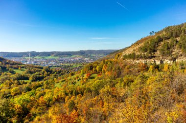 Küçük Sonbahar, Jena - Thüringen - Almanya topraklarında yürür.