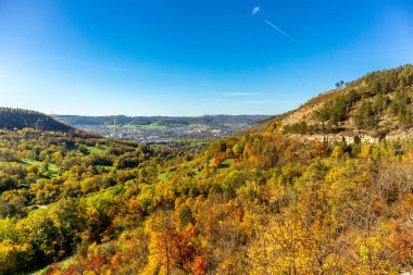 Küçük Sonbahar, Jena - Thüringen - Almanya topraklarında yürür.